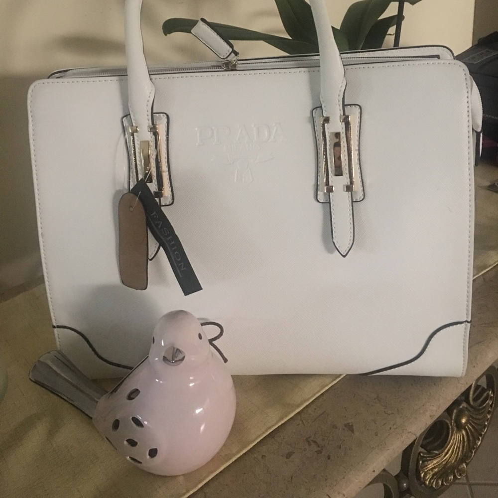 Elegant white purse